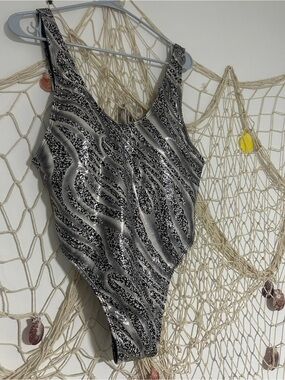 NWT Black/Silver Sparkly Swimsuit, Size Large